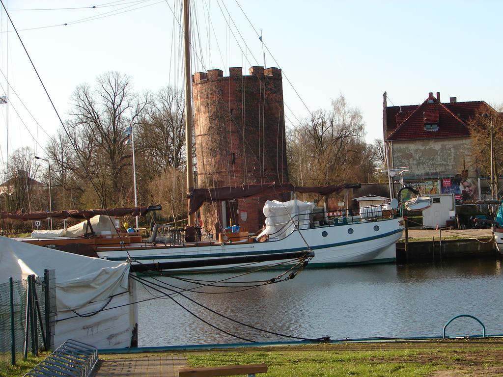 Apartment Direkt Am Ryck- Naehe Uni Und Kliniken Greifswald